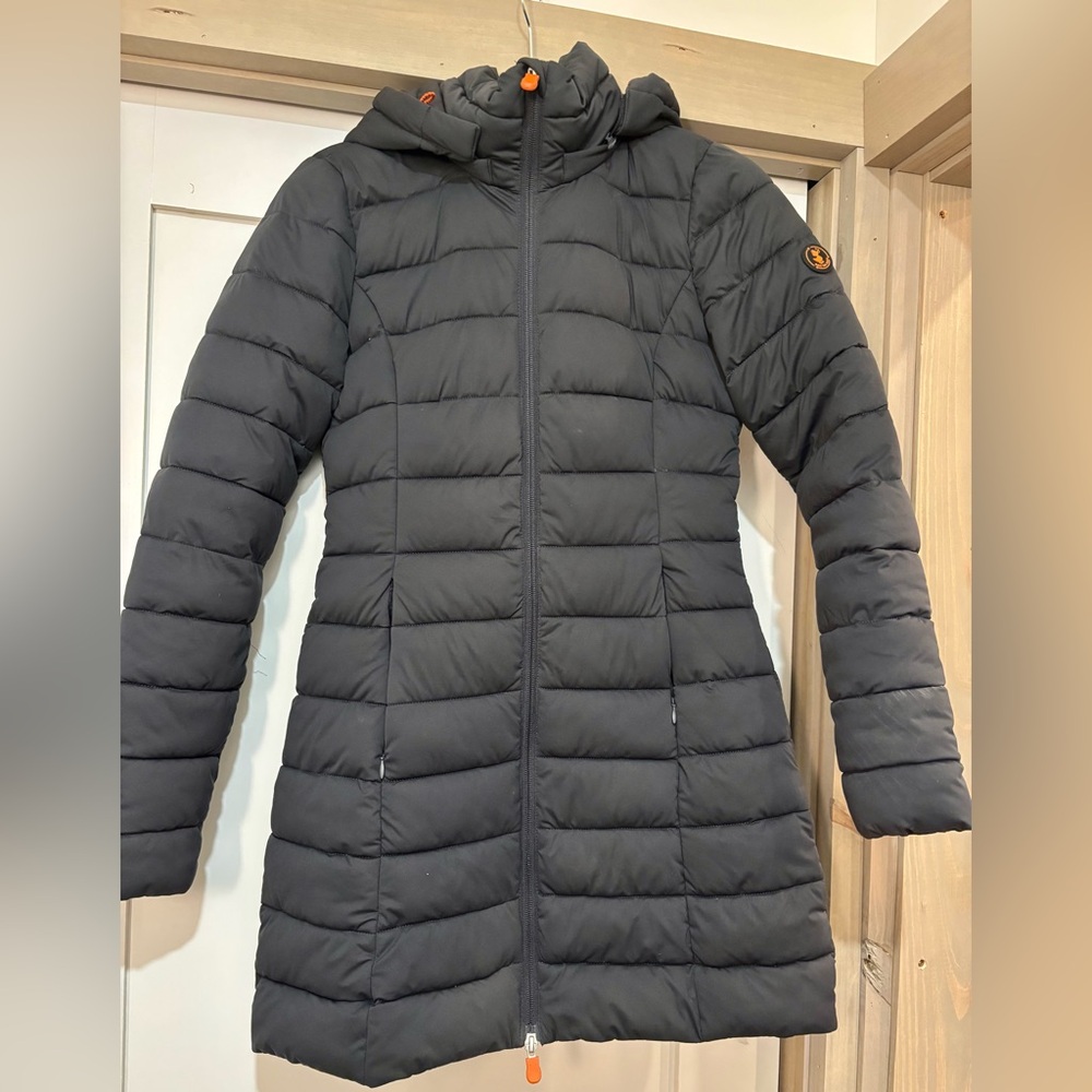 Women’s light puffy coat
